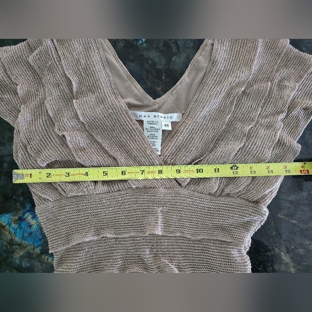 Stunning Max Studio layered champagne colored dress. Size XS - Picture 10 of 10